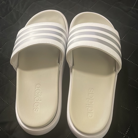 Adidas platform slides size 10 - Picture 2 of 5